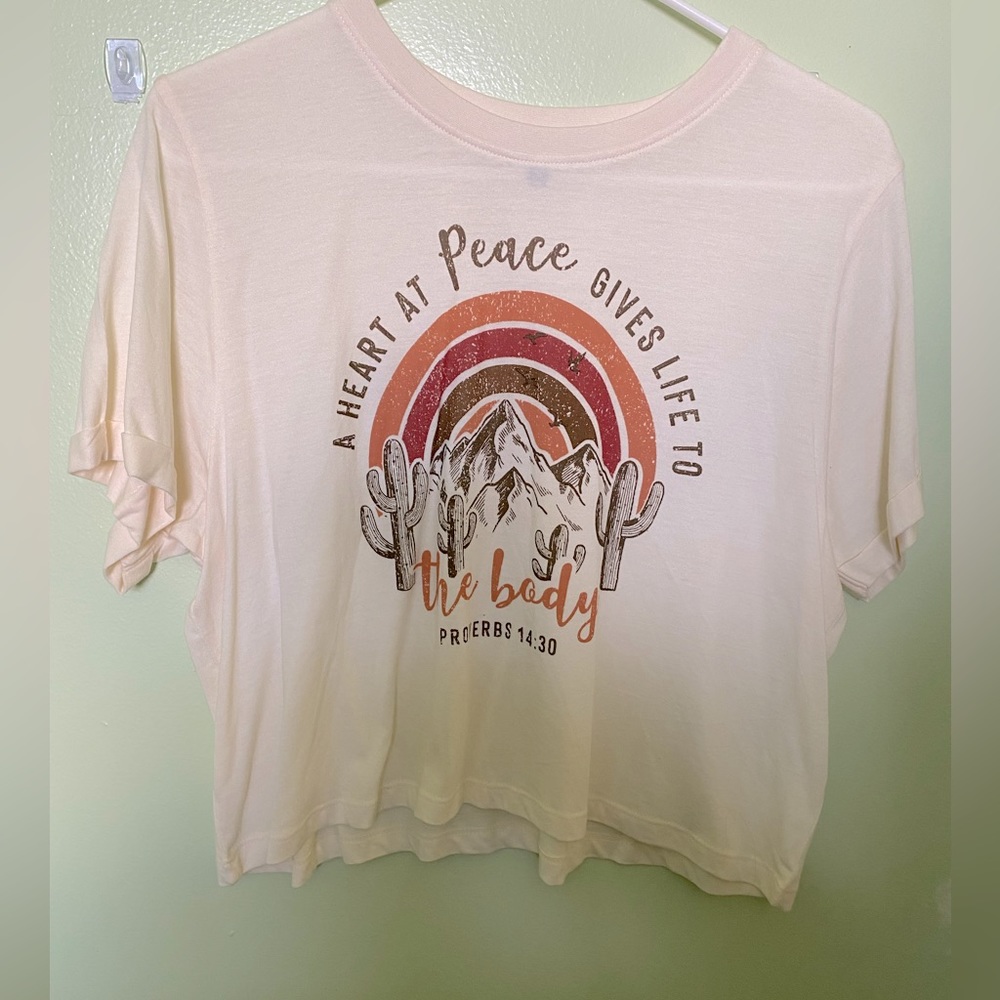 Love & Lazy Days Crop Top Medium NWOT